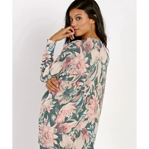 SHOW ME YOUR MUMU |  FIRESIDE PETAL PINES KNIT SWEATER - Picture 3 of 15